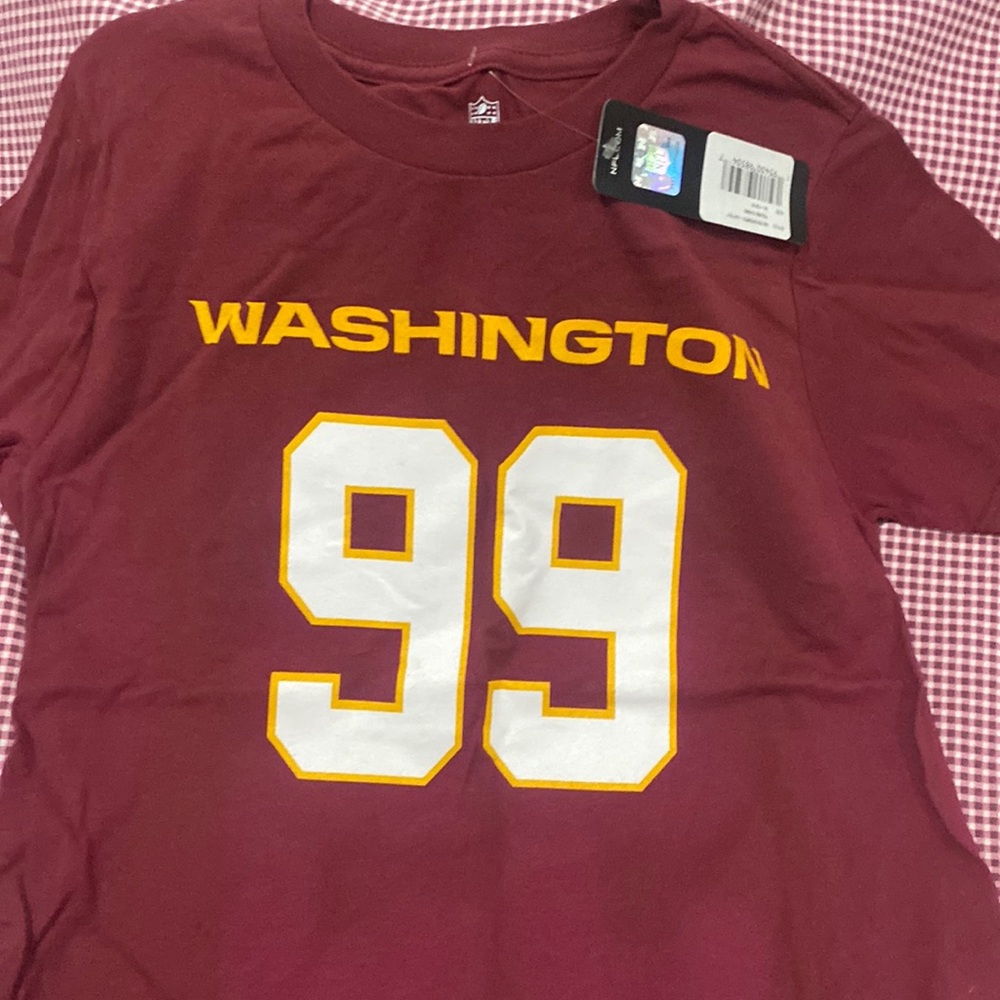 NFL Washington Redskins T-shirt, medium youth